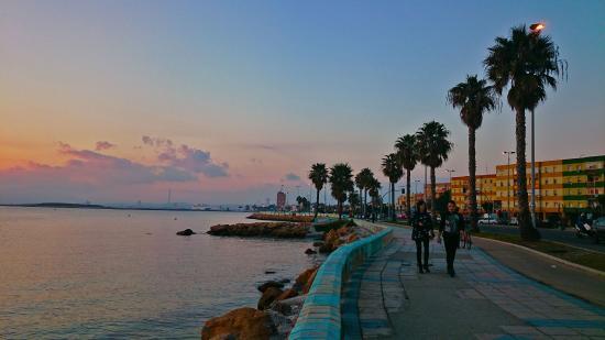 el Paseo Marítimo de La Línea