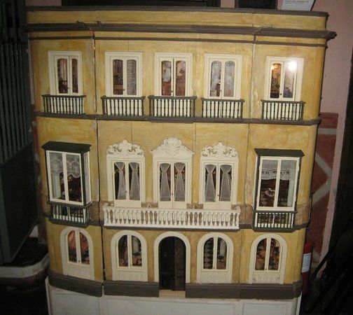 Museum House of Dolls