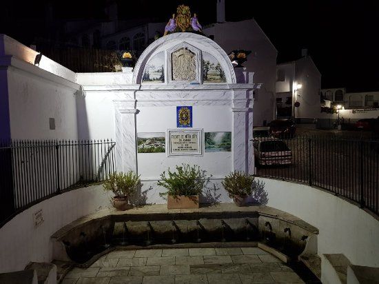 la Fuente de los Doce Caños