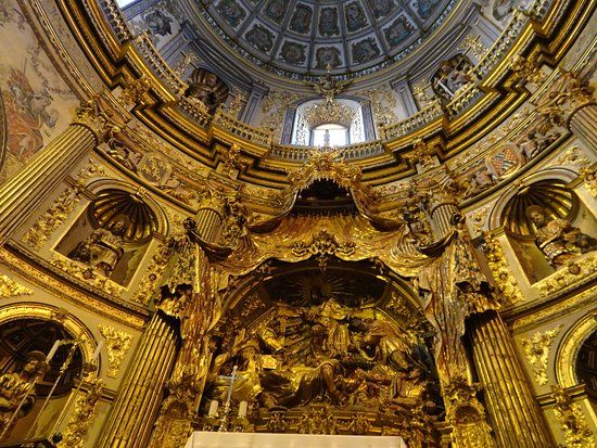 la Sacra Capilla del Salvador