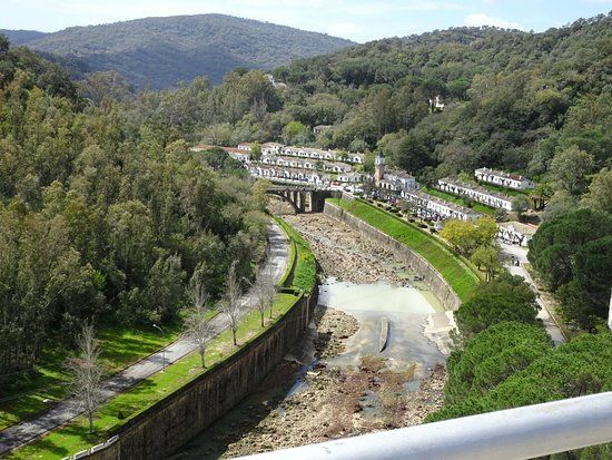 il Lago artificiale di Los Hurones